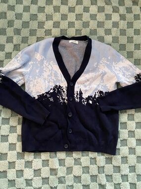Reserved Two-Tone Navy and Light Blue Cardigan